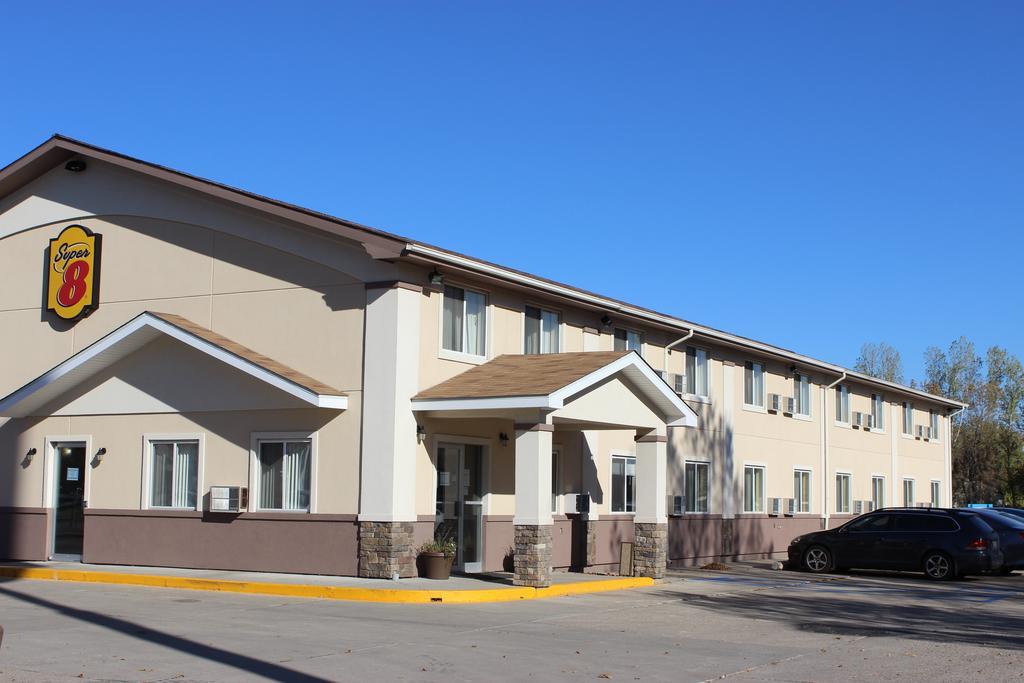 Super 8 By Wyndham Grand Forks Otel Dış mekan fotoğraf
