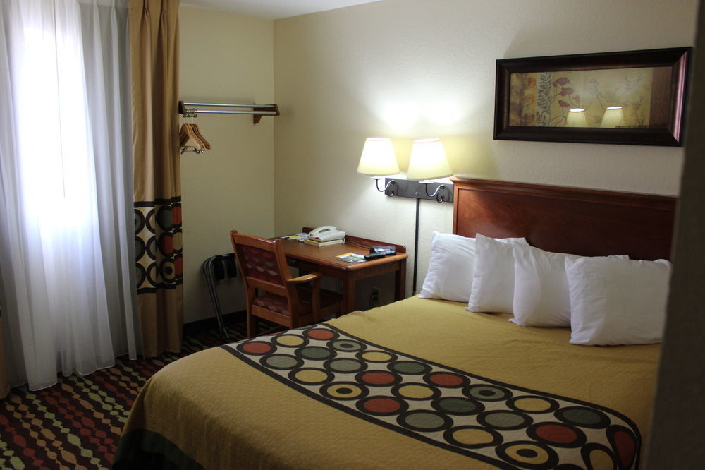 Super 8 By Wyndham Grand Forks Otel Dış mekan fotoğraf