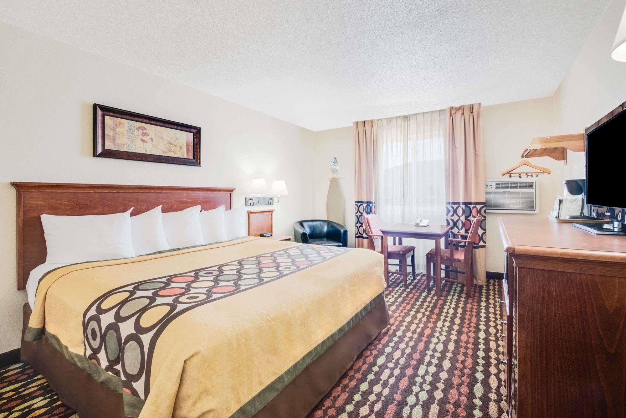 Super 8 By Wyndham Grand Forks Otel Dış mekan fotoğraf
