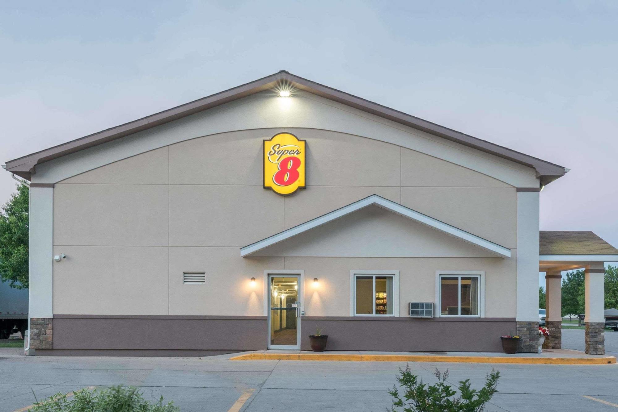 Super 8 By Wyndham Grand Forks Otel Dış mekan fotoğraf