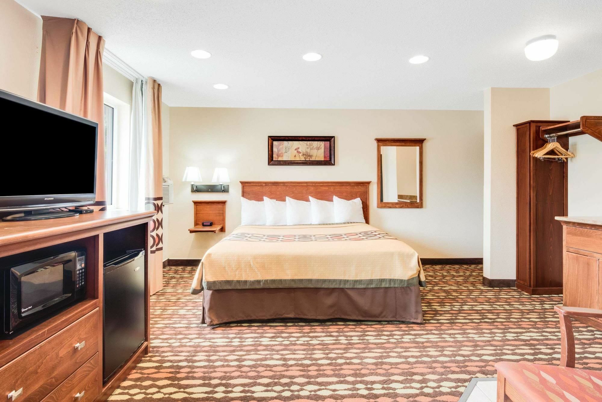 Super 8 By Wyndham Grand Forks Otel Dış mekan fotoğraf