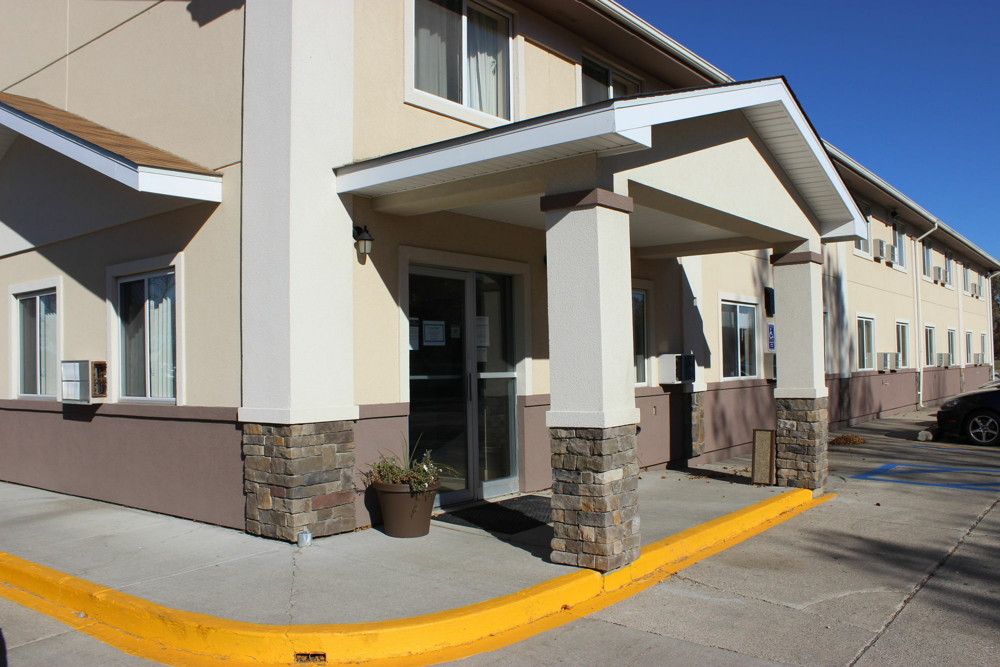 Super 8 By Wyndham Grand Forks Otel Dış mekan fotoğraf